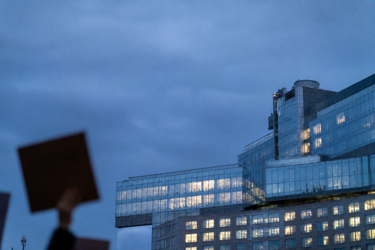 Elliot Page eist genderzorg terug: wat de schikking verzwijgt